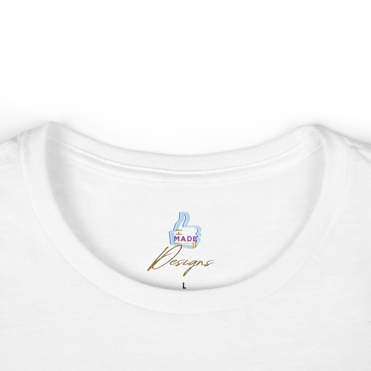 Giraffe Floral Tee - Animal Graphic Shirt for Nature Lovers