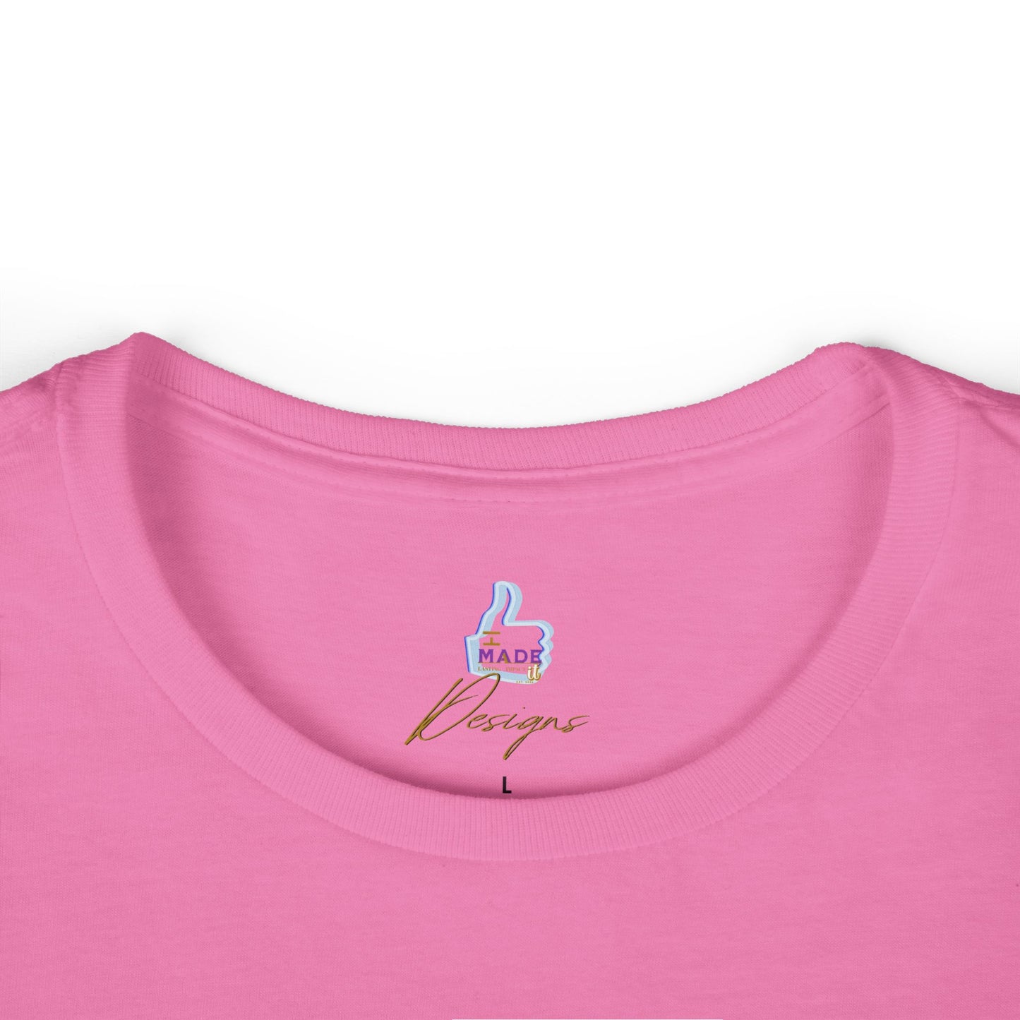 Giraffe Floral Tee - Animal Graphic Shirt for Nature Lovers